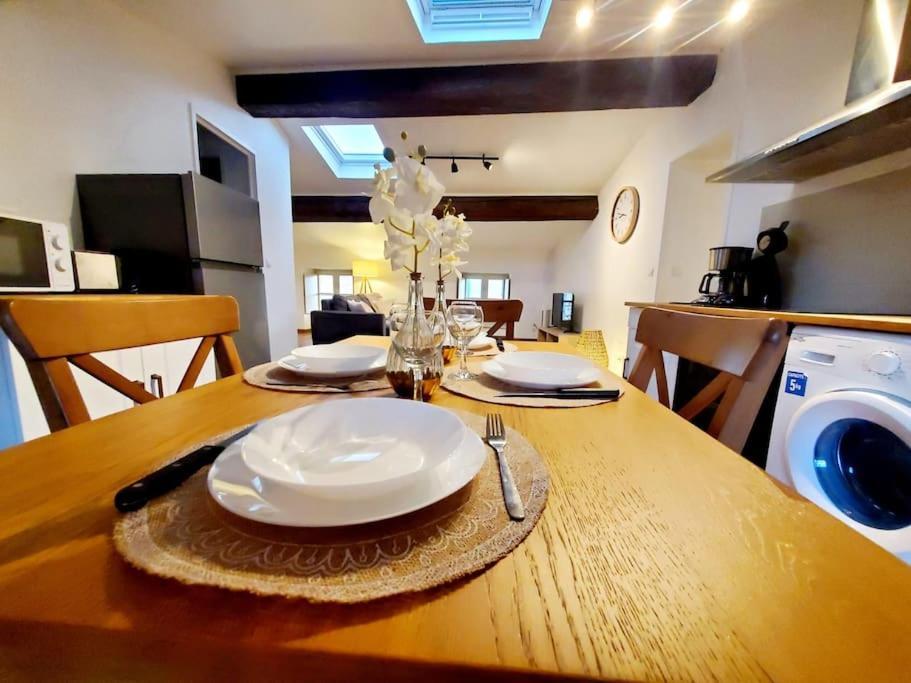 קרקסון Appartement Chaleureux Au Pied De La Cite Avec Parking מראה חיצוני תמונה