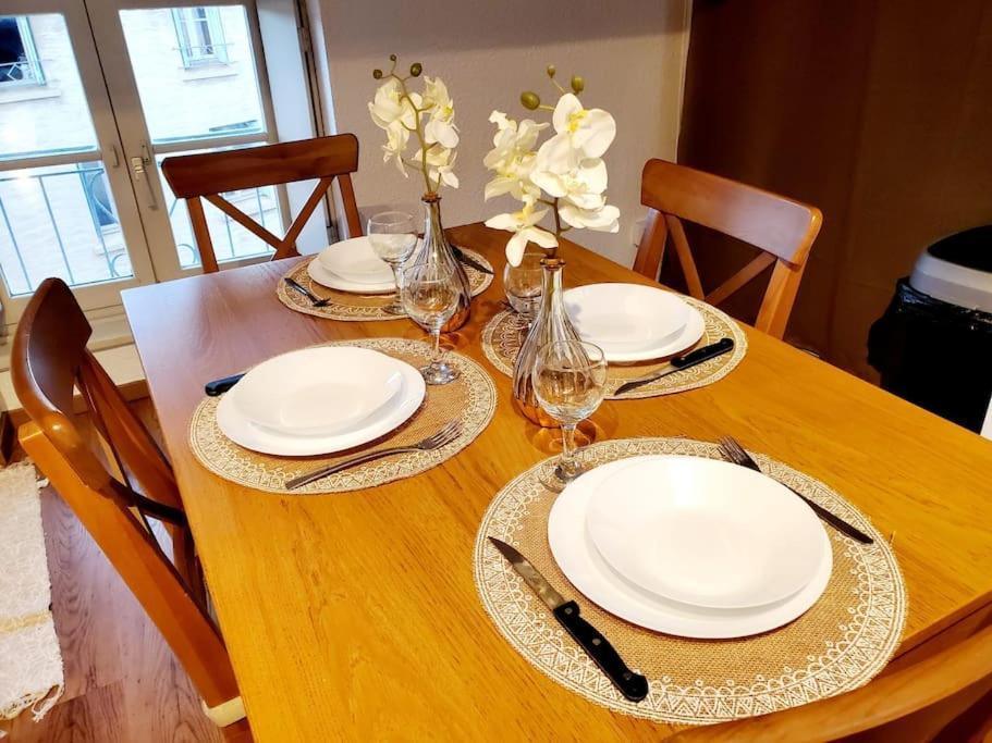 קרקסון Appartement Chaleureux Au Pied De La Cite Avec Parking מראה חיצוני תמונה